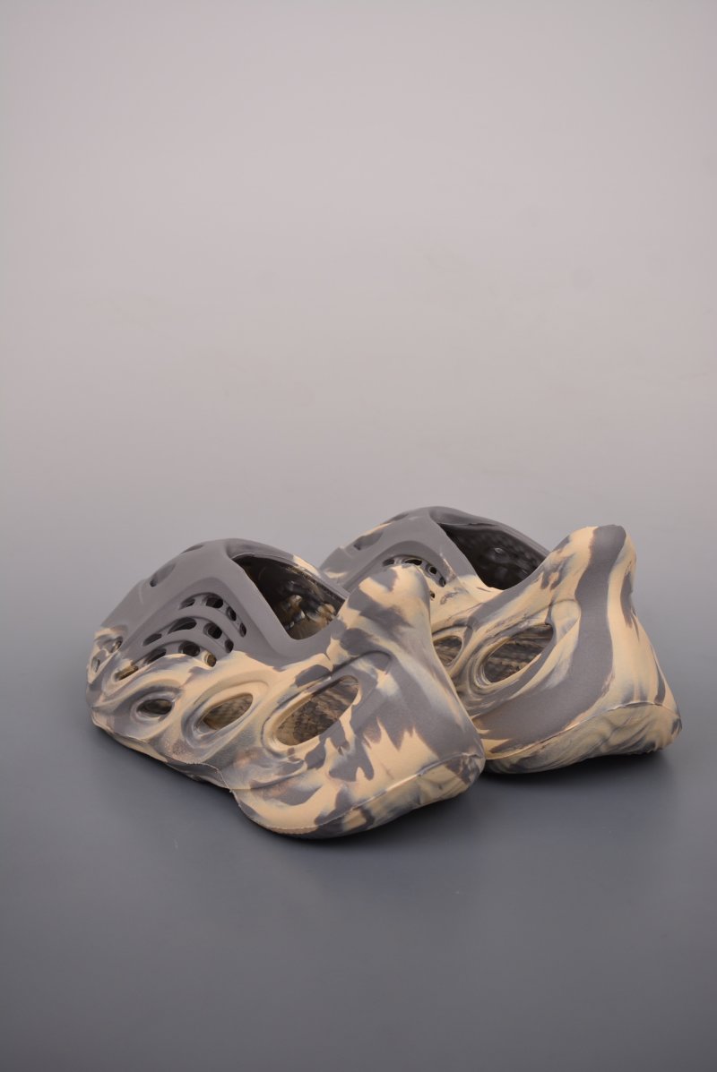 Yeezy Slide view