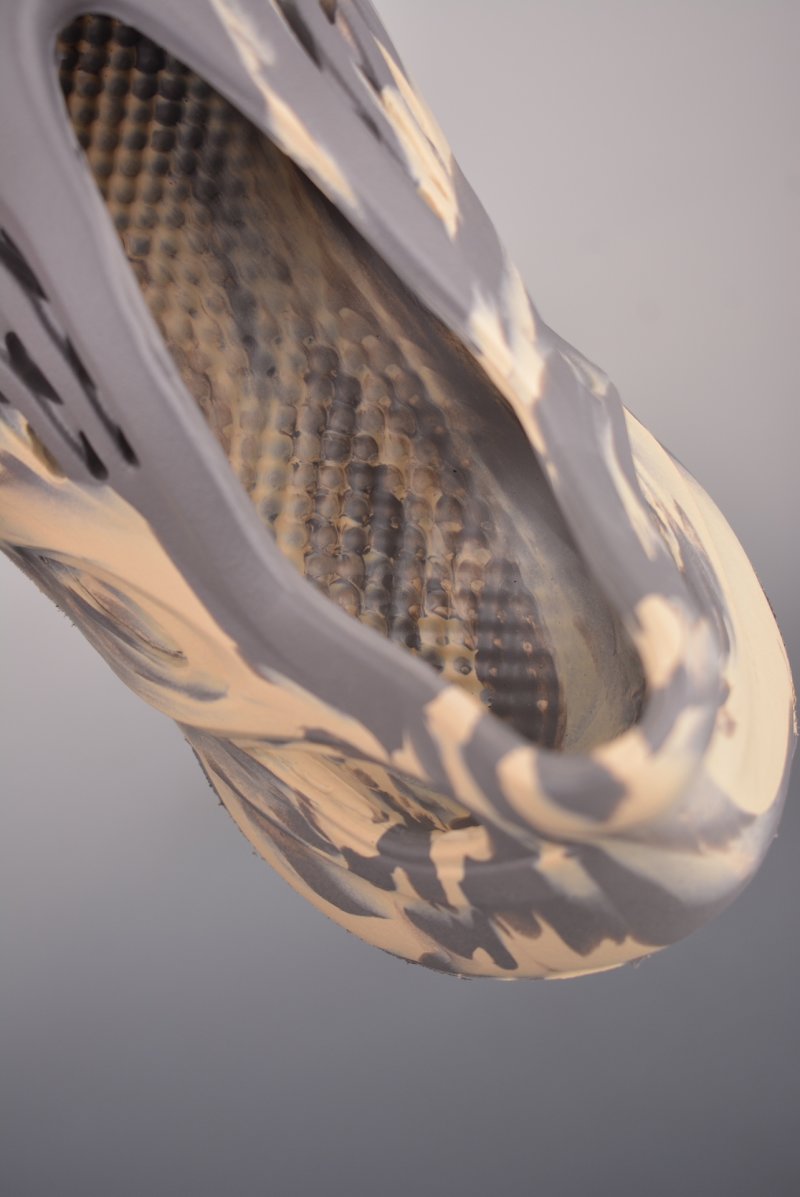 Yeezy Slide view
