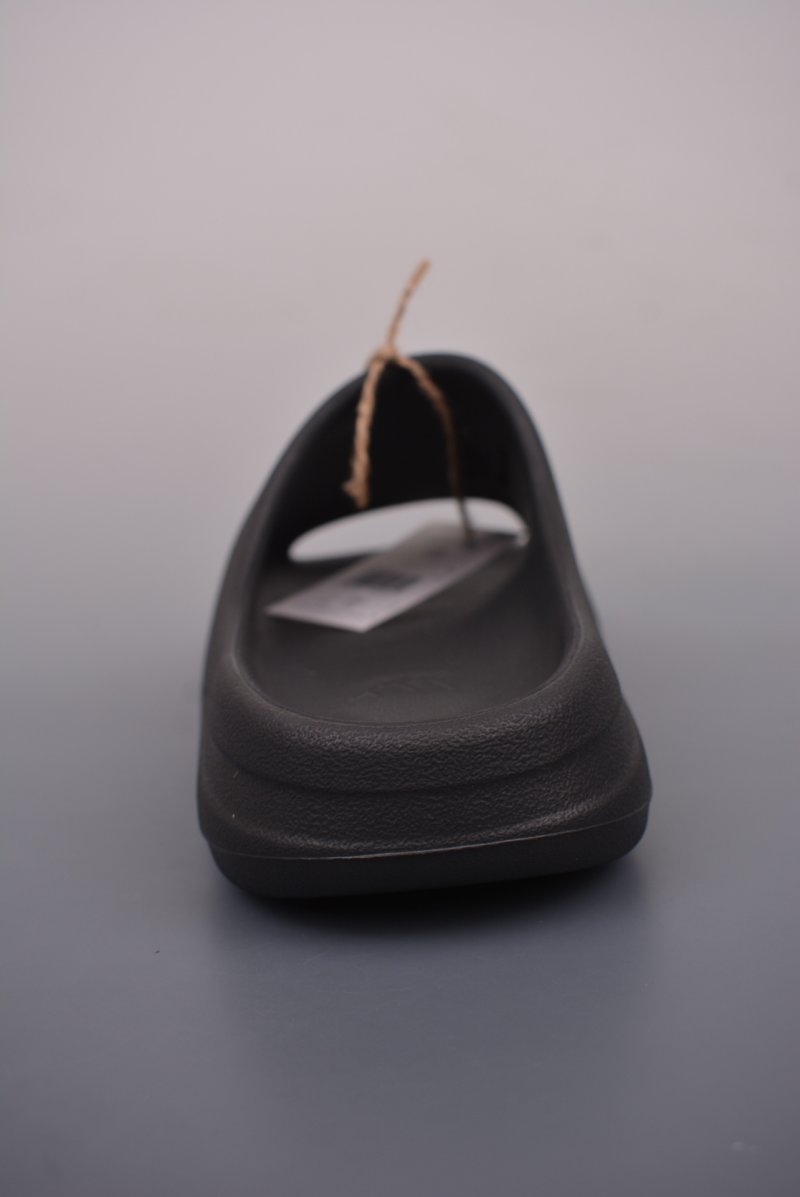Yeezy Slide view