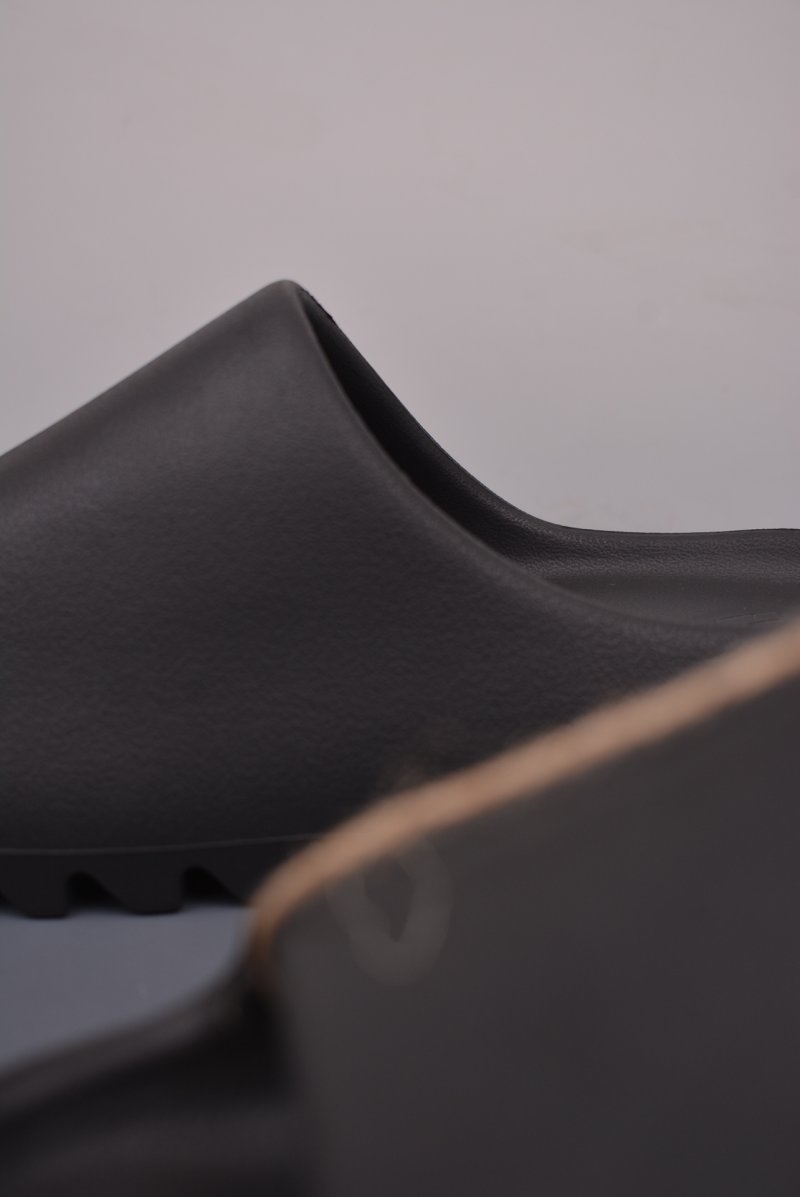Yeezy Slide view