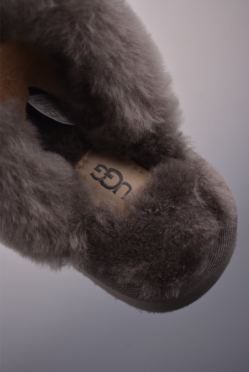 UGG Diaquette 'Red' view