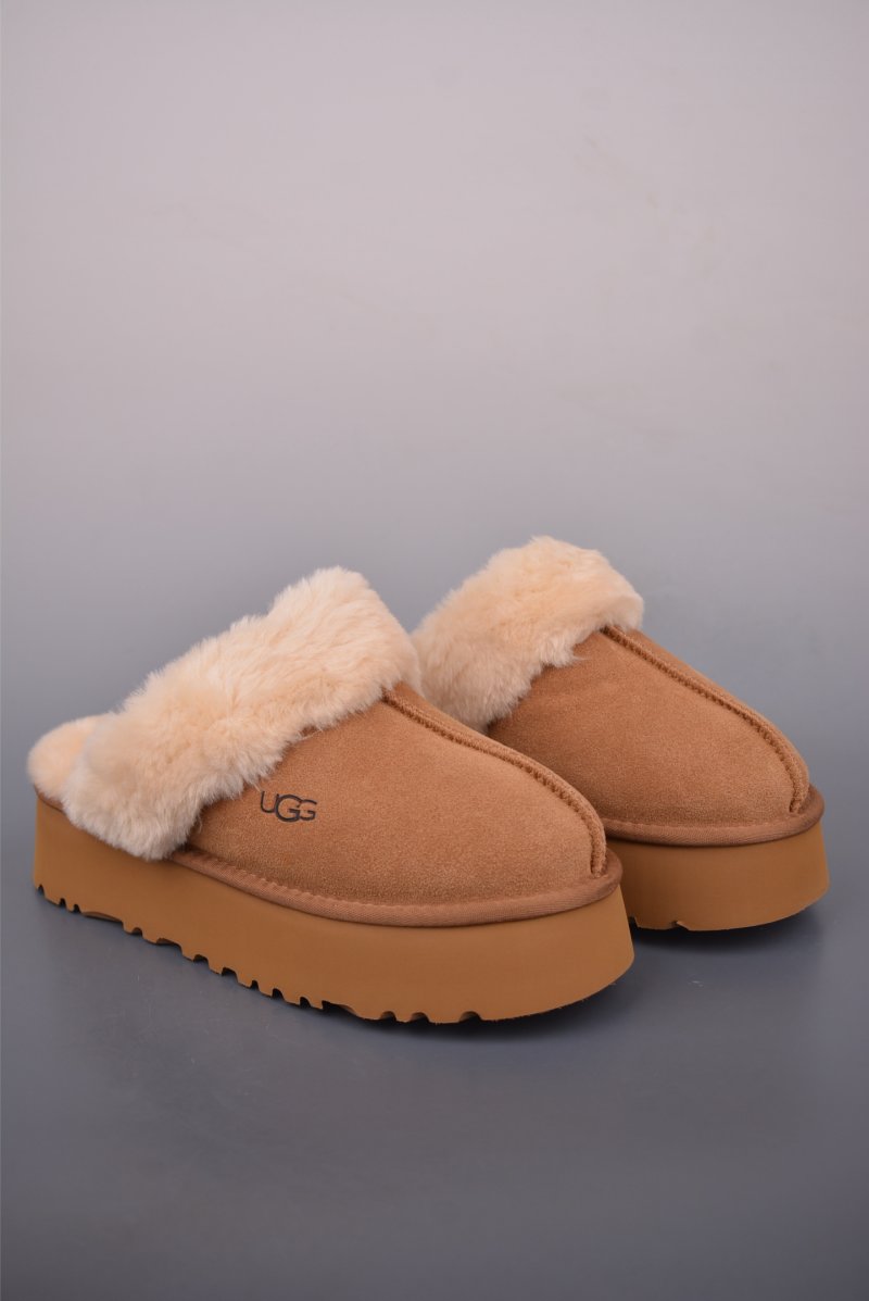 UGG Diaquette 'Red' view