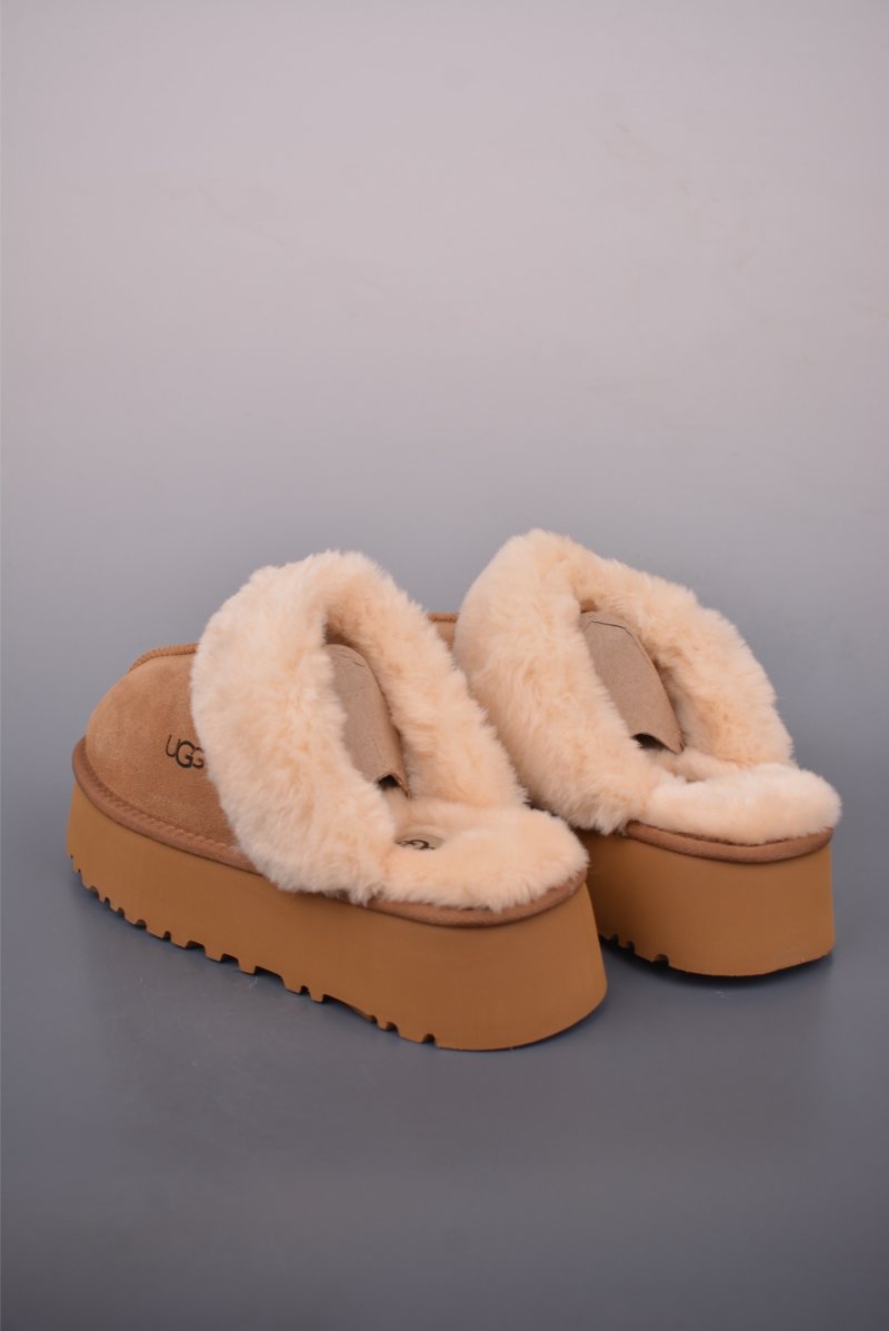 UGG Diaquette 'Red' view