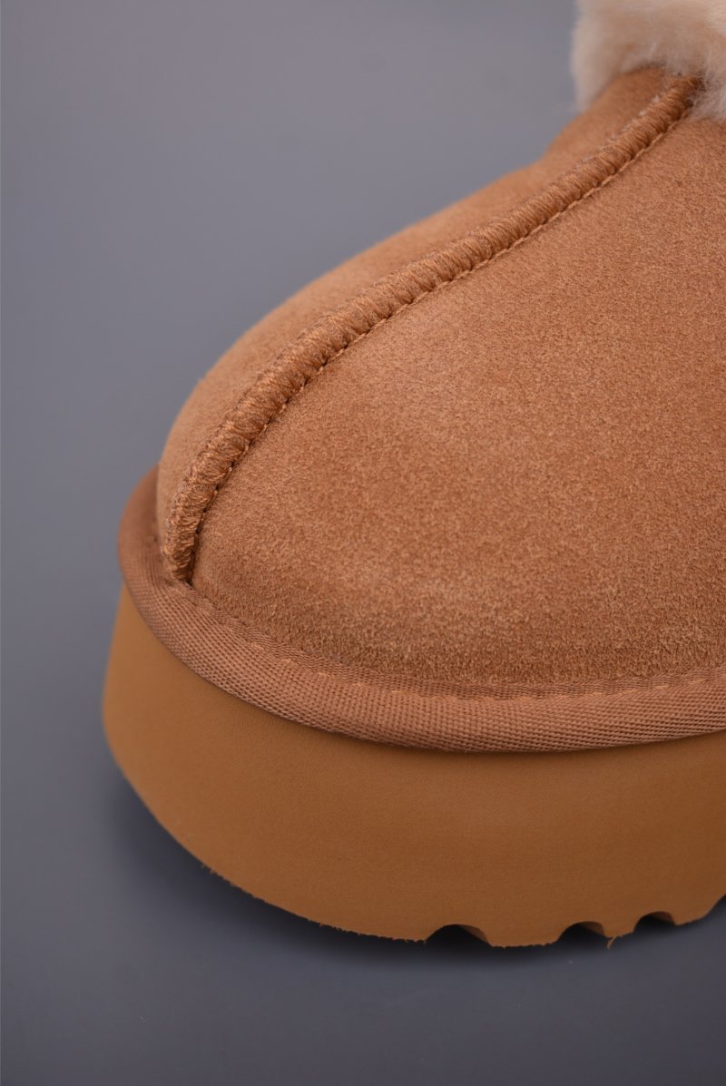 UGG Diaquette 'Red' view