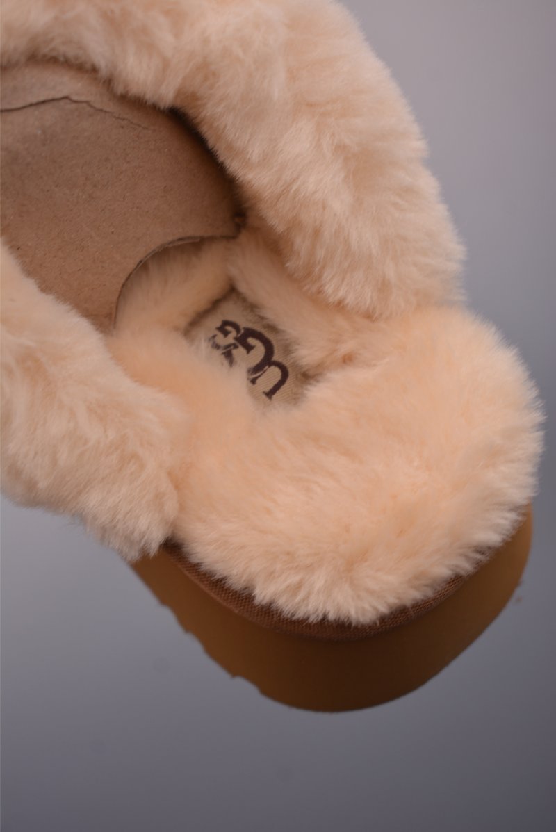 UGG Diaquette 'Red' view