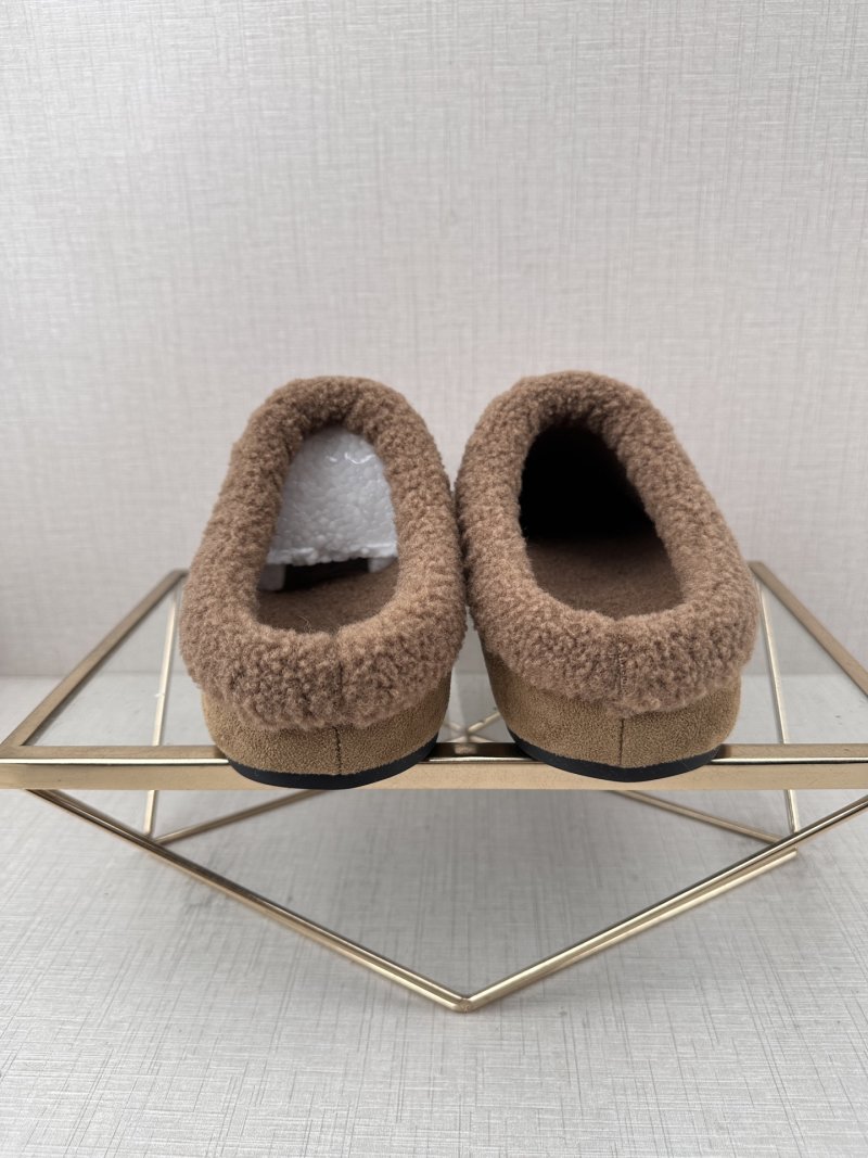 UGG Q11 view