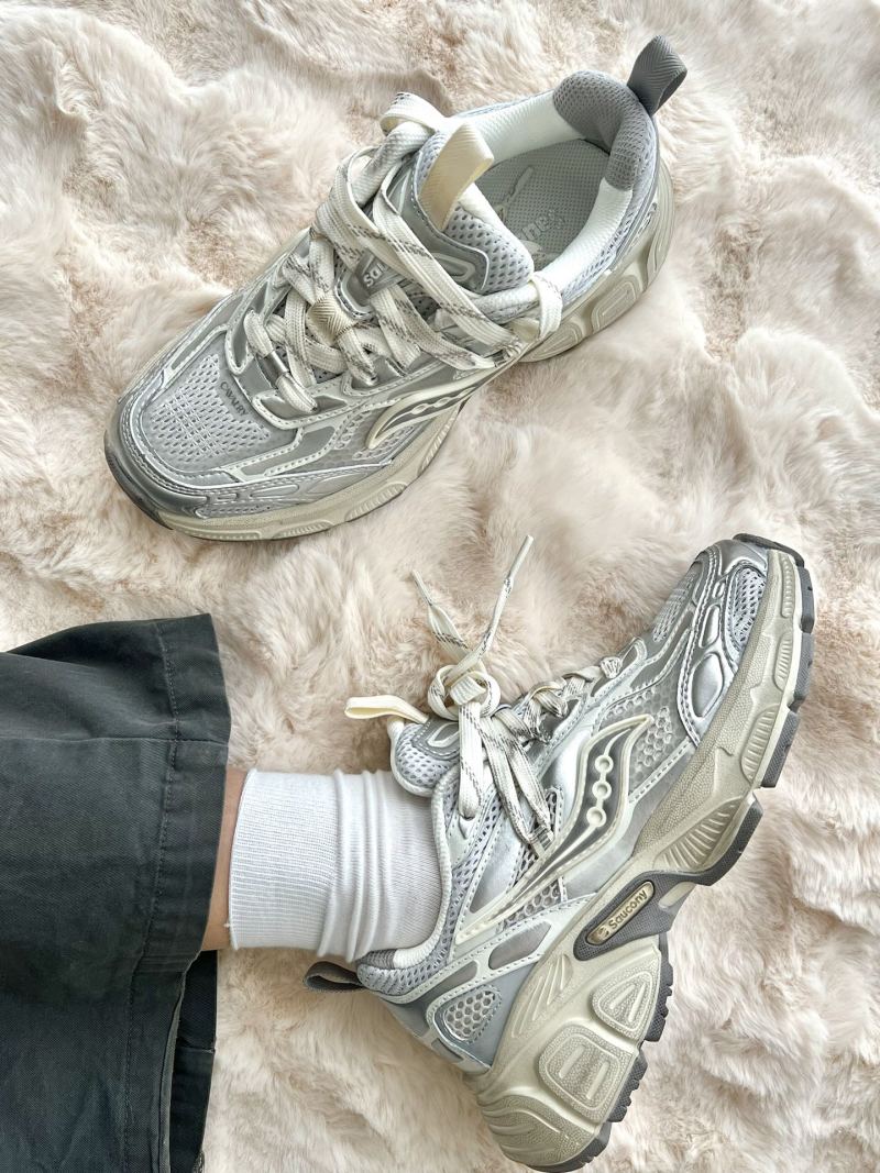 Saucony 2K Cavalry view