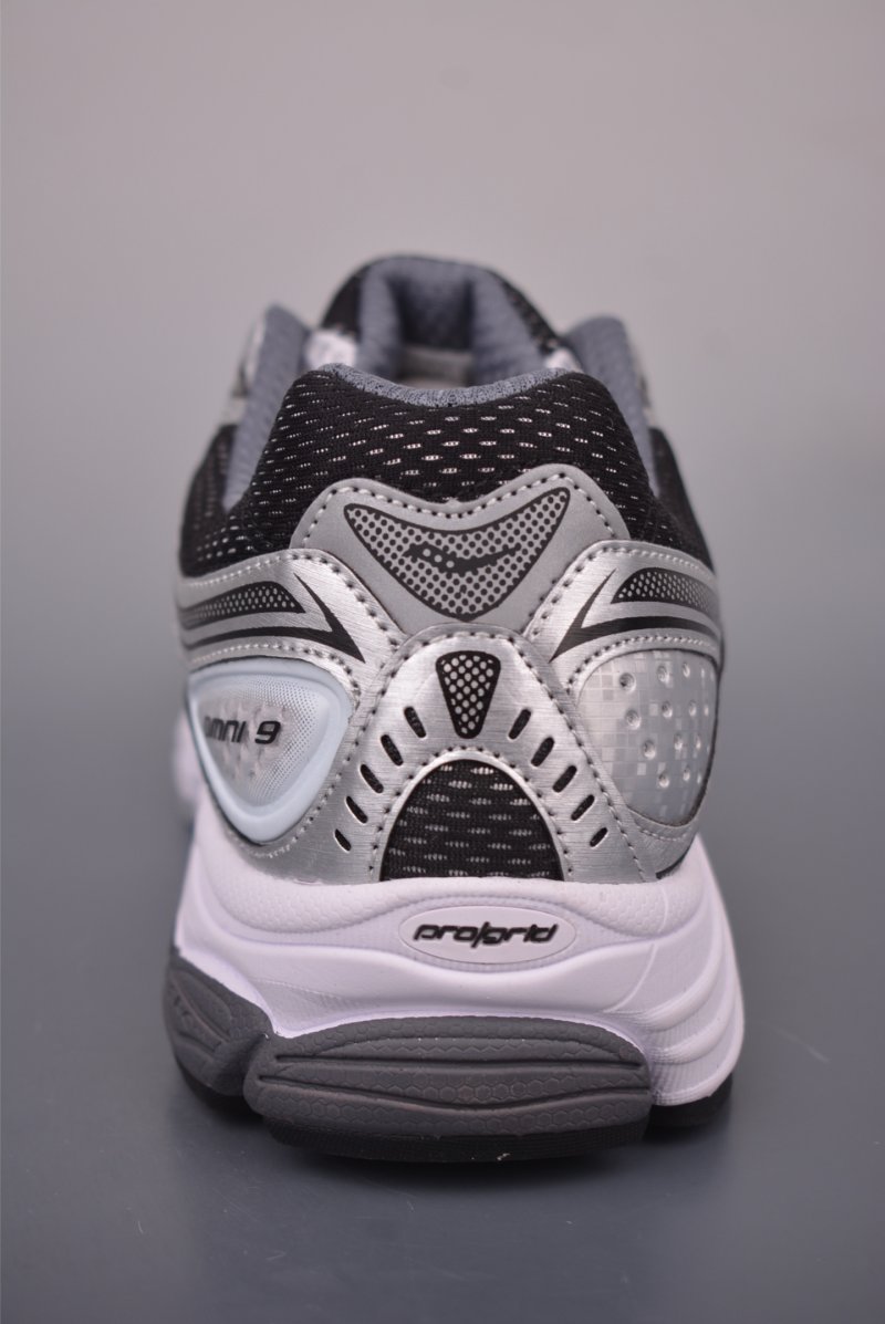 Saucony Pro Grid Omni 9 view