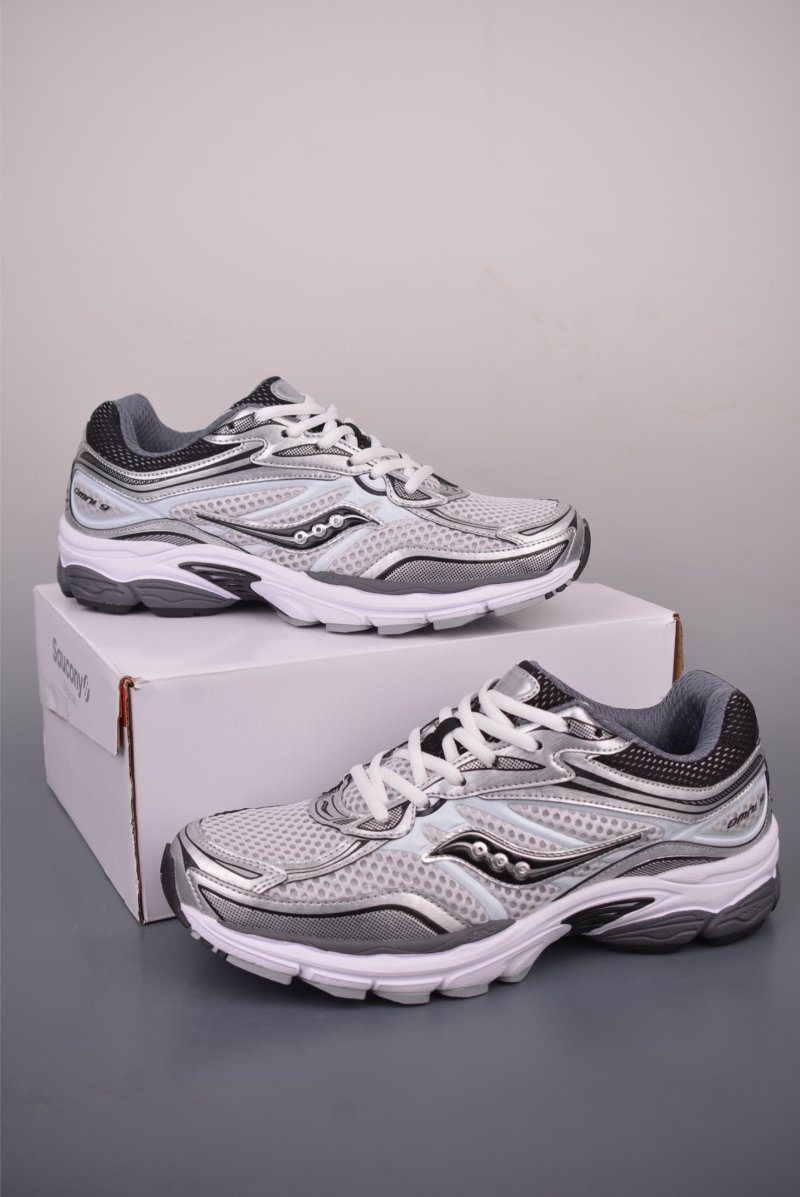 Saucony Pro Grid Omni 9 view