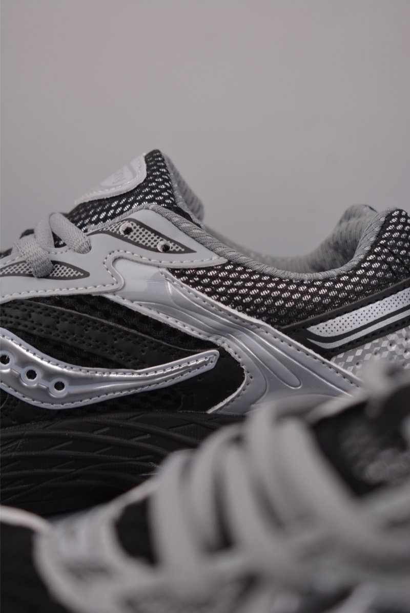 Saucony Pro Grid Omni 9 view