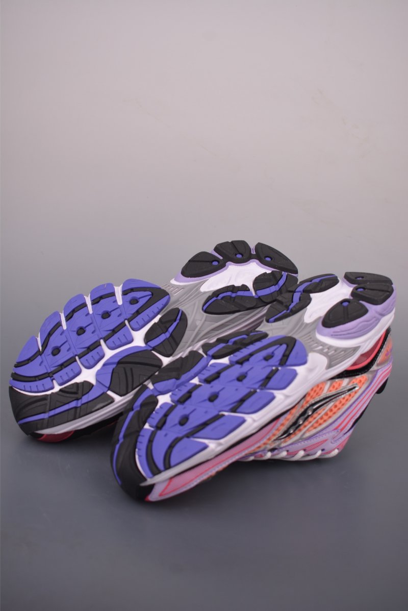 Saucony Pro Grid Omni 9 view