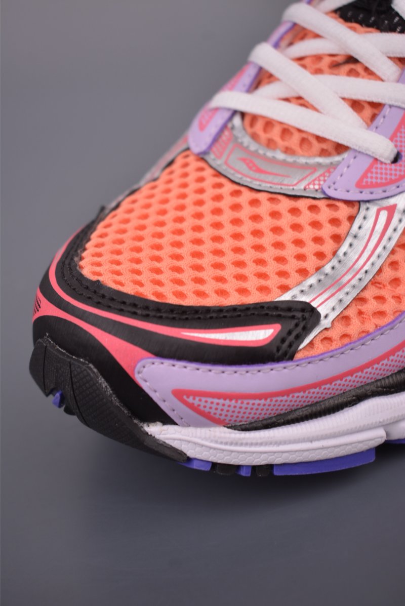Saucony Pro Grid Omni 9 view
