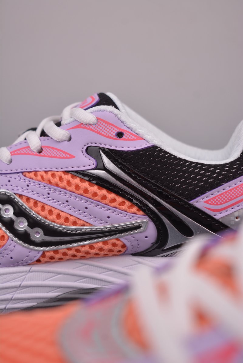 Saucony Pro Grid Omni 9 view