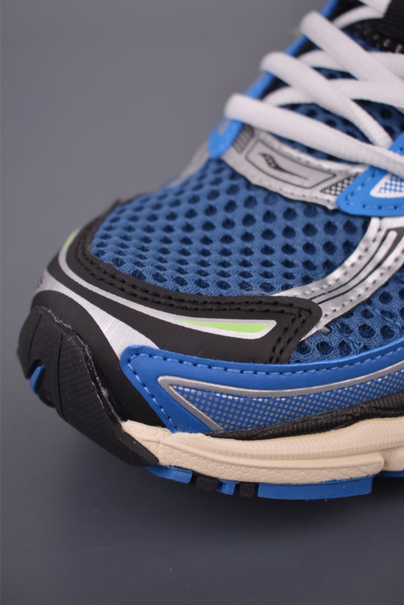 Saucony Pro Grid Omni 9 view