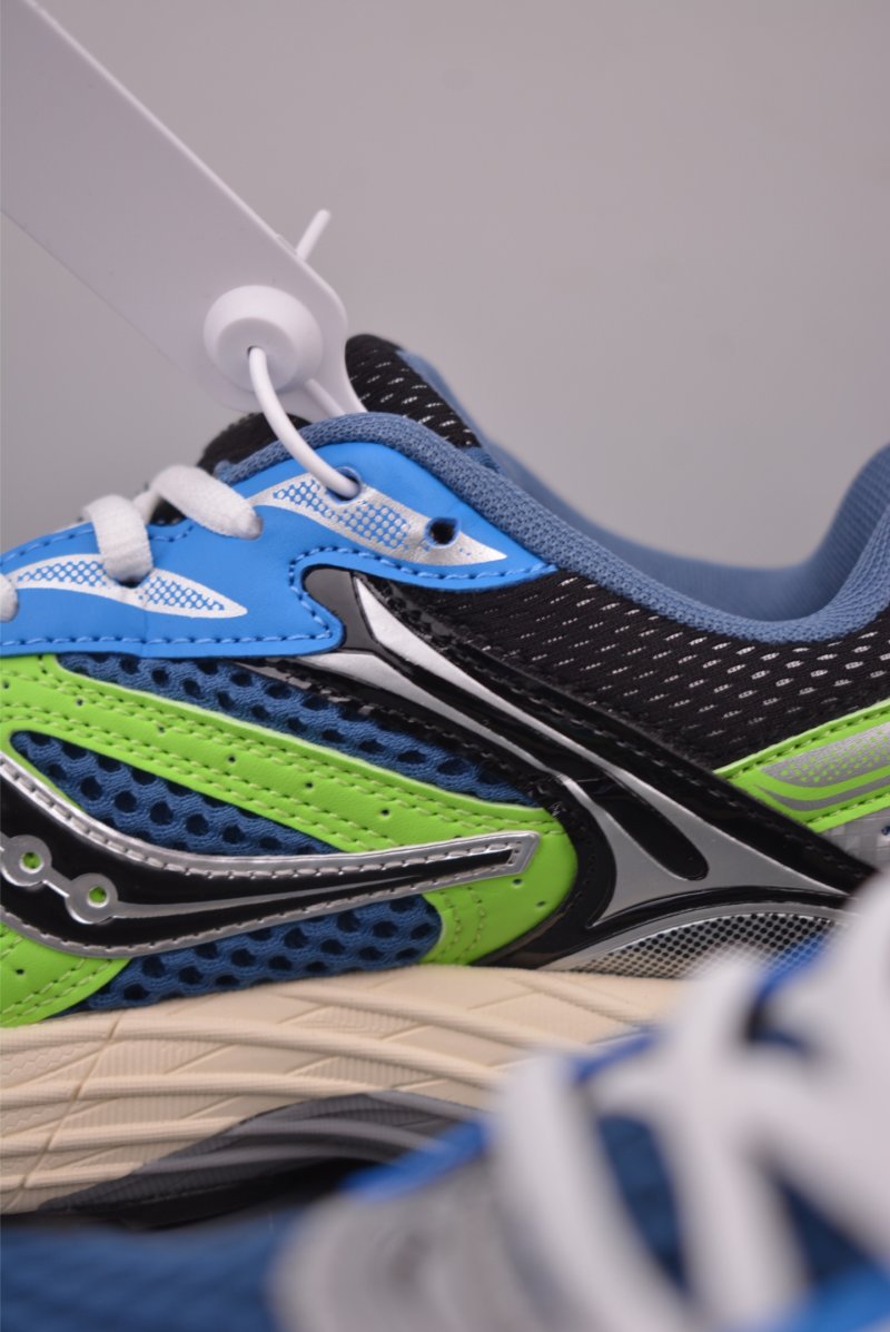 Saucony Pro Grid Omni 9 view