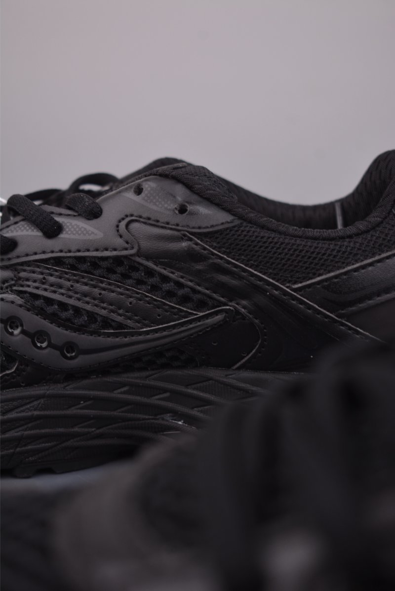 Saucony Pro Grid Omni 9 'Gold' view
