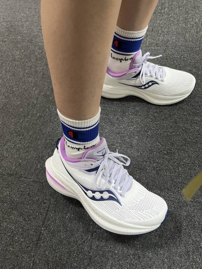 Saucony Triumph 21 view