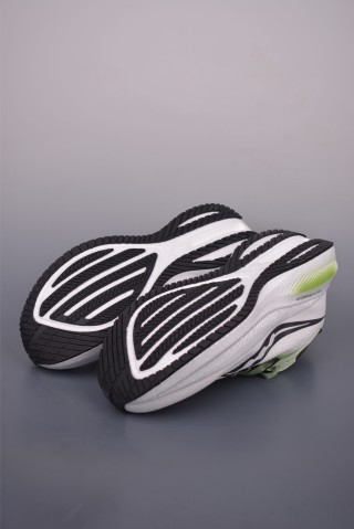 Saucony Triumph 21 view 3