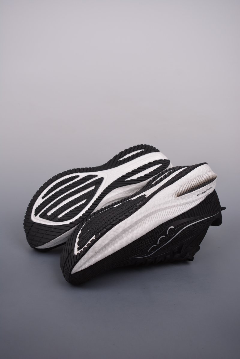 Saucony Triumph 21 view