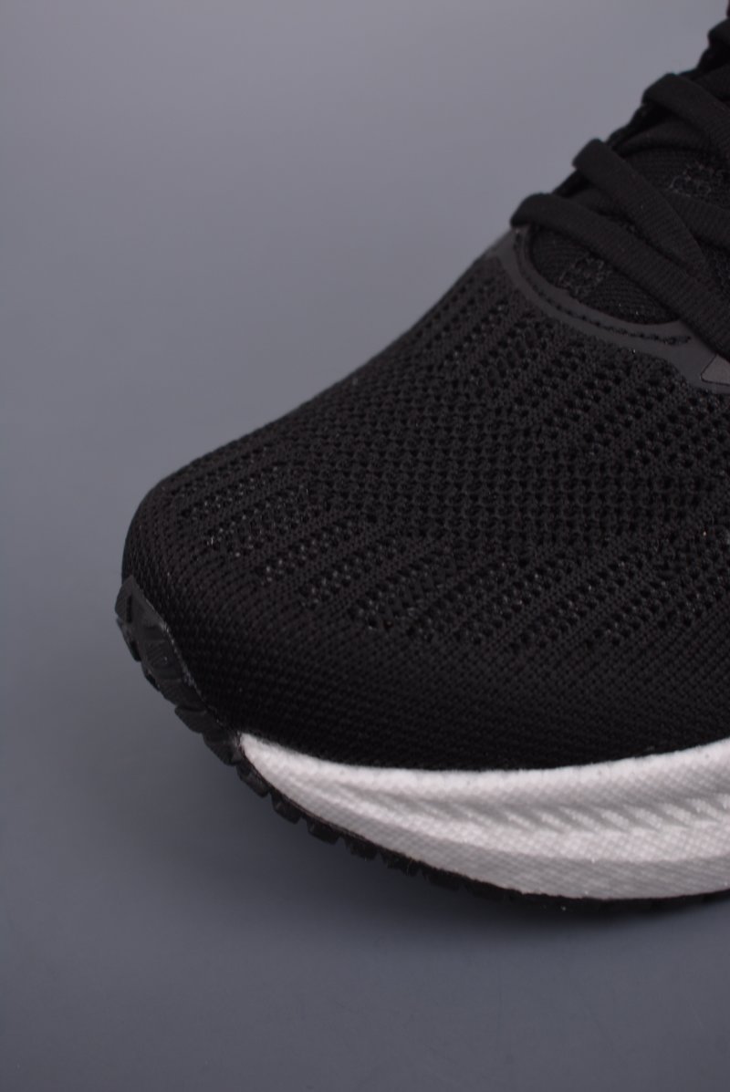 Saucony Triumph 21 view