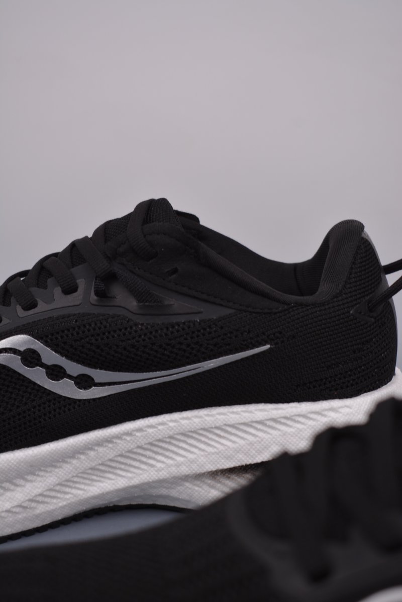 Saucony Triumph 21 view