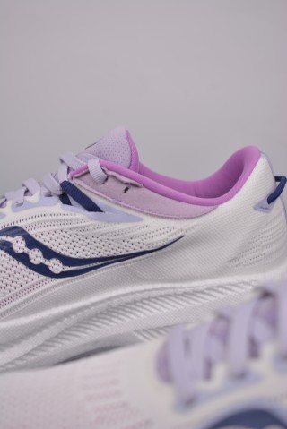 Saucony Triumph 21 view 17