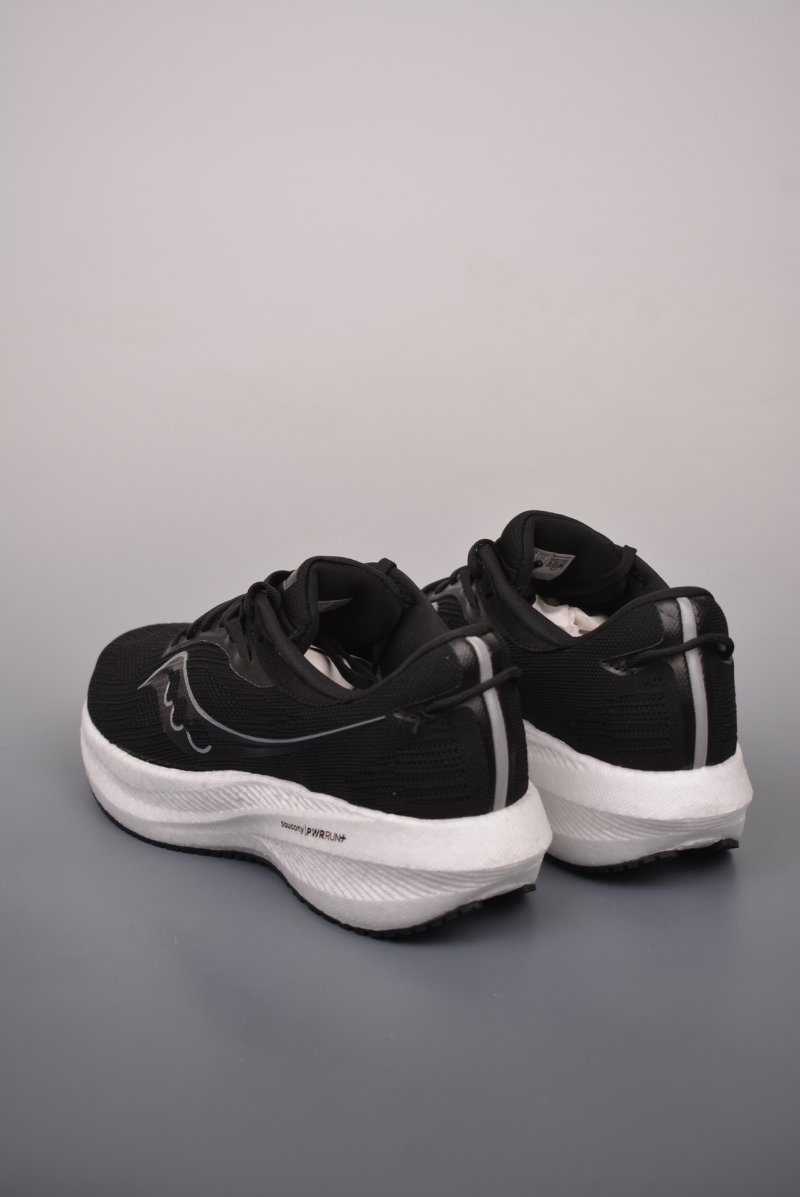 Saucony Triumph 21 view