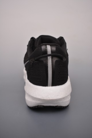 Saucony Triumph 21 view 4