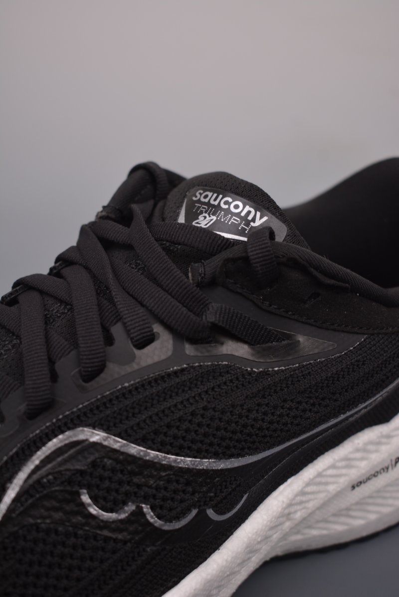 Saucony Triumph 21 view
