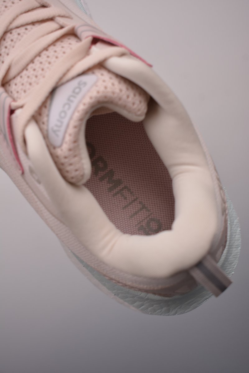 Saucony Triumph 22 view