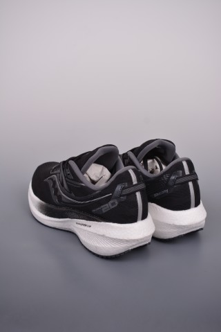 Saucony Triumph 20 view 2