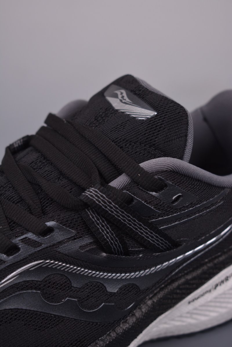 Saucony Triumph 20 view
