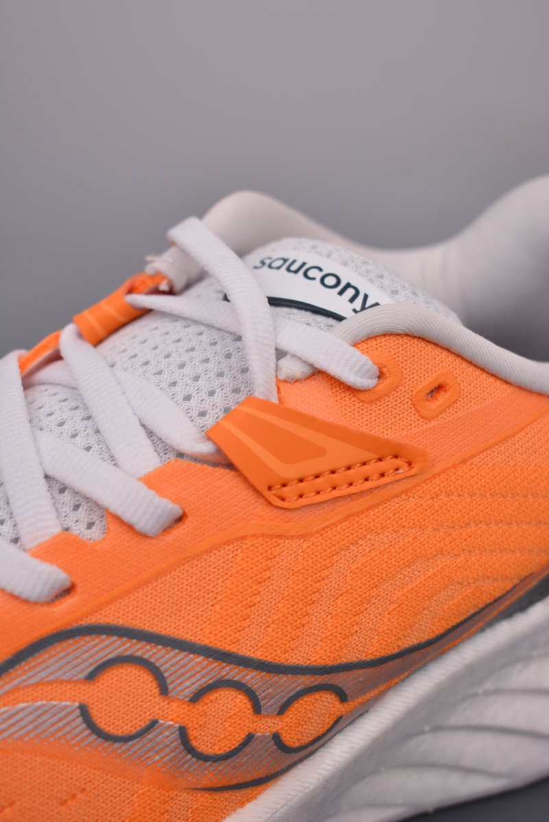 Saucony Triumph 22 view