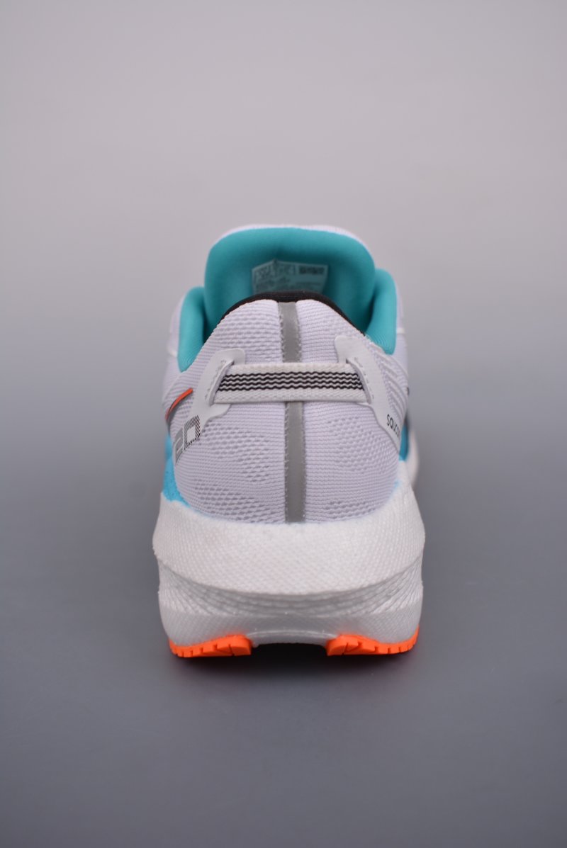 Saucony Triumph 20 view
