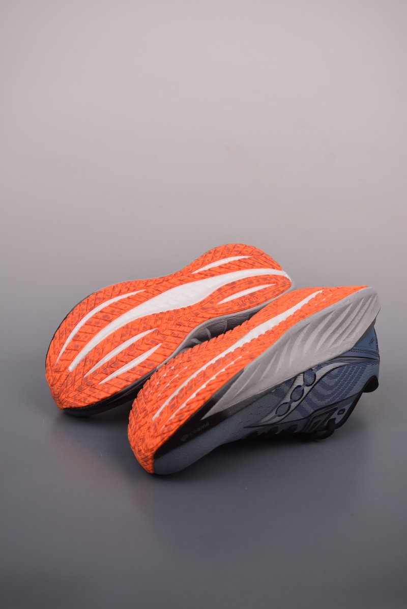Saucony Triumph 22 view