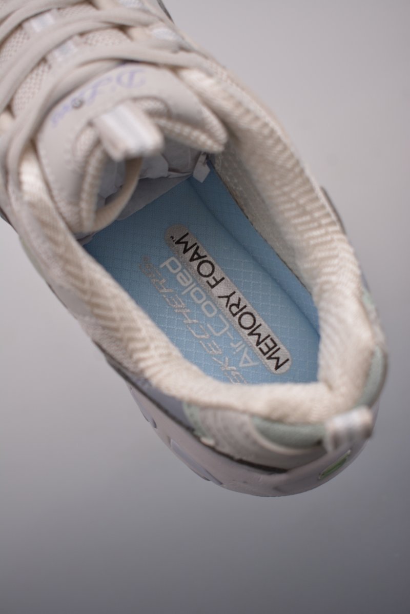 Skechers Dlires view