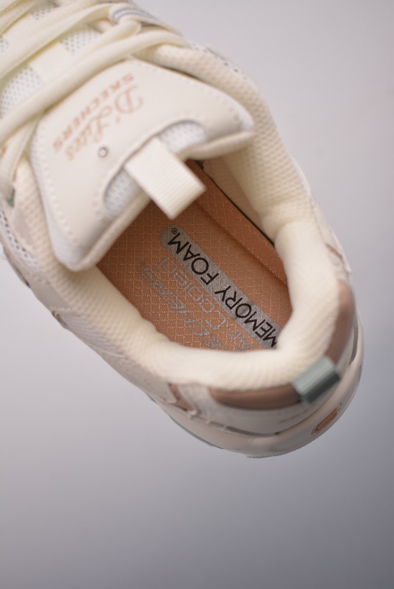 Skechers Dlires view