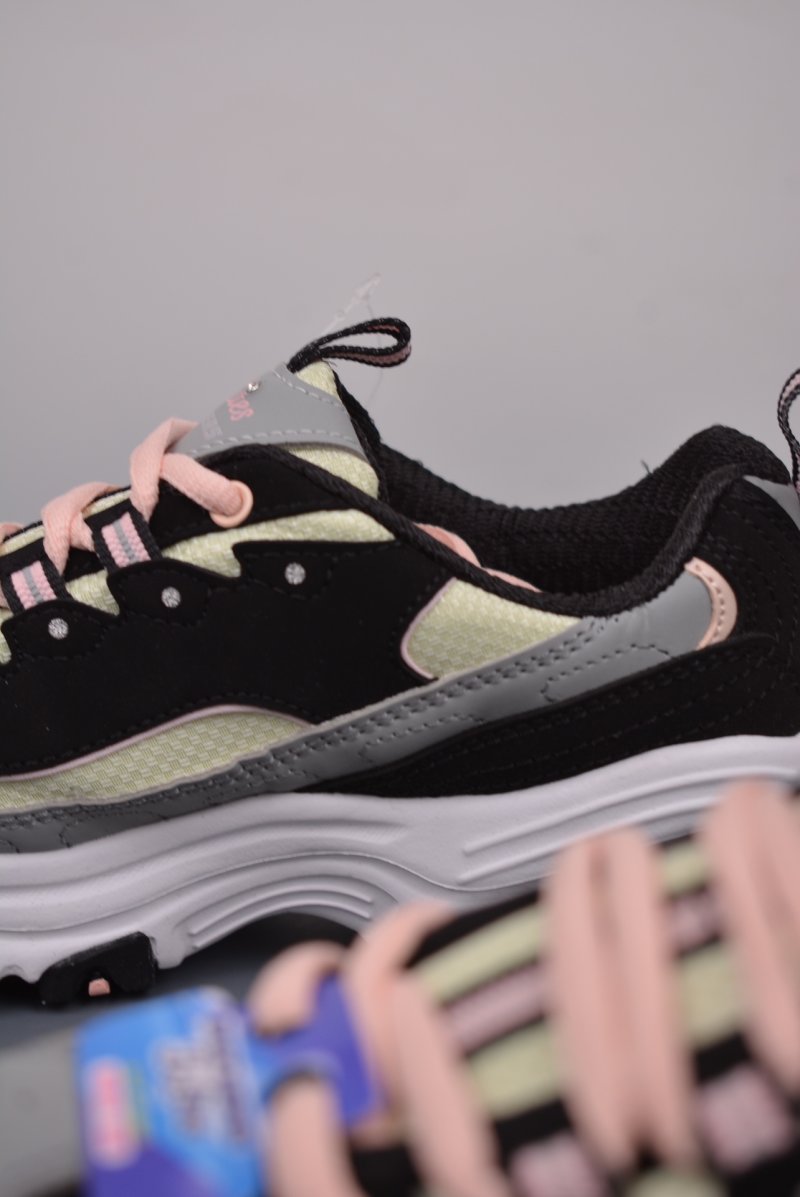 Skechers Dlires view