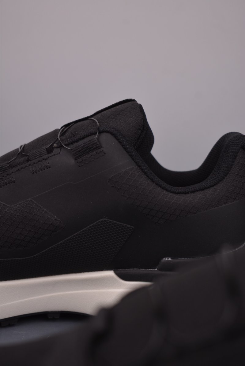 The North Face Glenclyffe Low 'Yellow / Gold' view