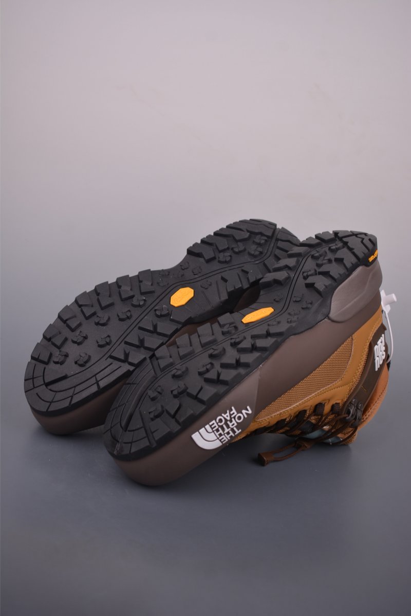 The North Face Men's Chilkat 'Gold' view