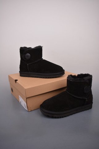 UGG Classic Short view 5