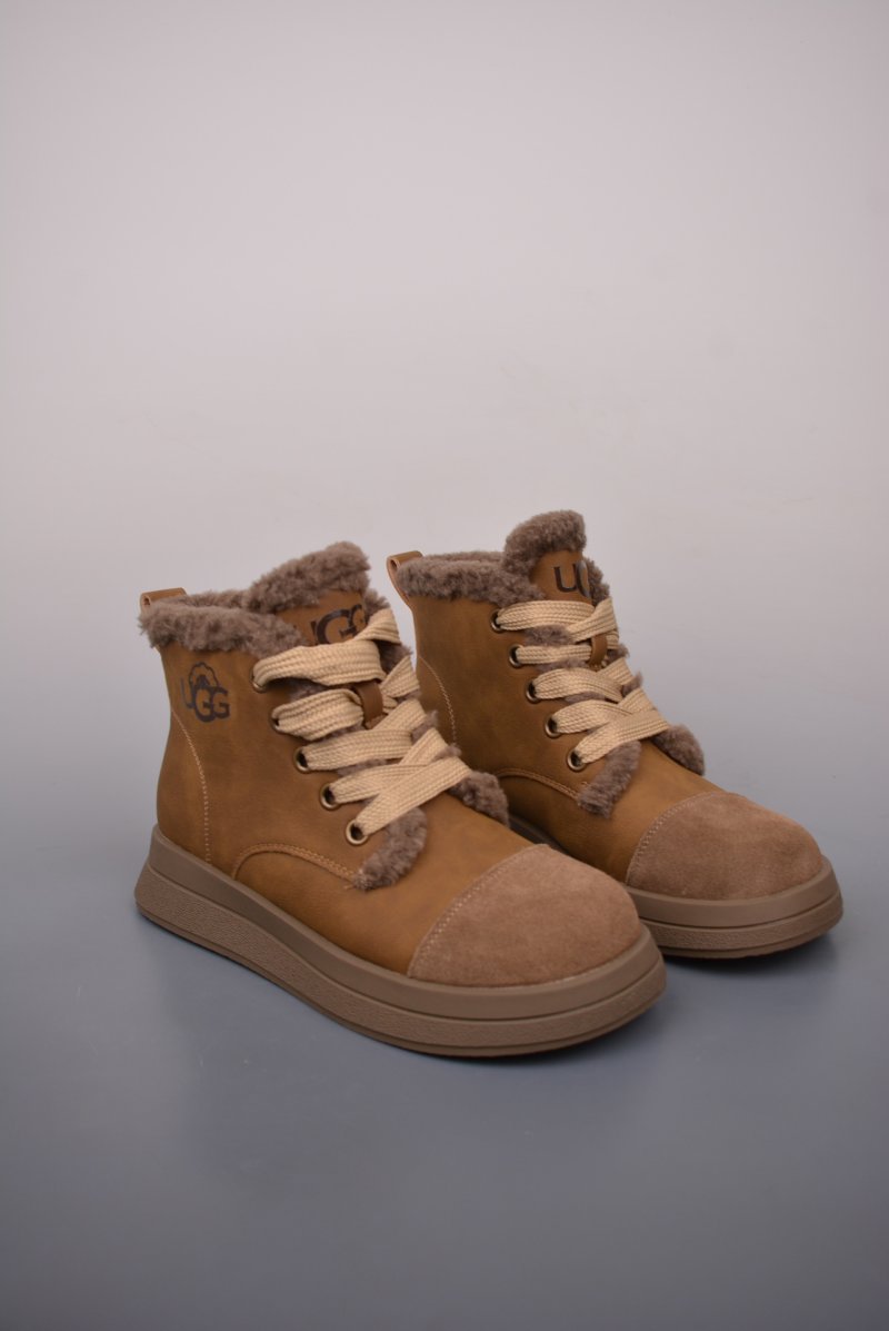 UGG Classic Mini