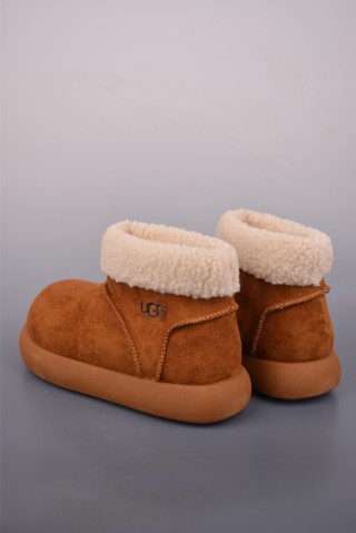 UGG Classic Mini view 2