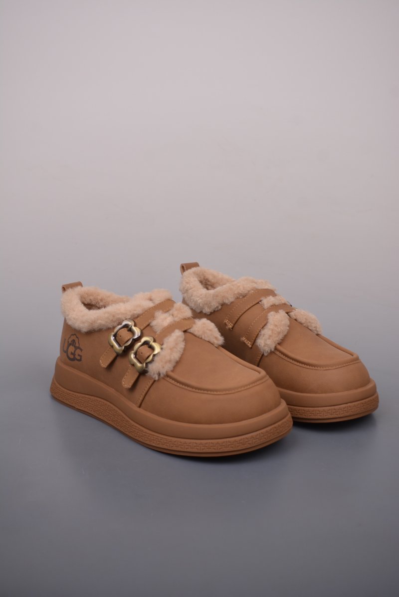 UGG Classic Mini