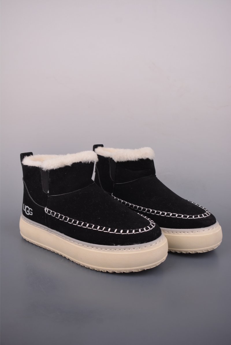 UGG Classic Mini