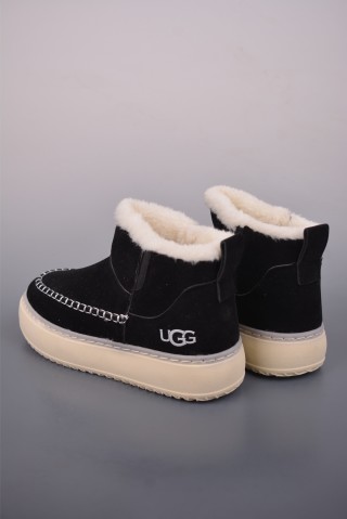 UGG Classic Mini view 2