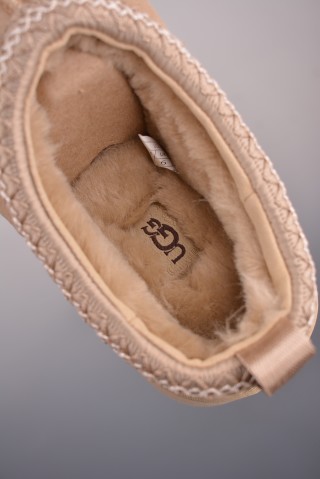 UGG Tazz view 9