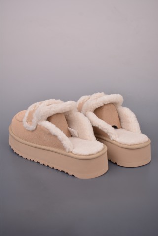 UGG Tazz view 2