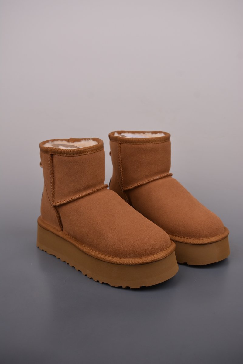 UGG Classic Mini