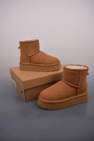 UGG Classic Mini view 5